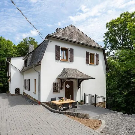 Landhaus Karbach Komplett Oder Einzelne Wohneinheiten Villa Inkl Sauna Bzw Waldhaeuschen Hirten Exterior foto