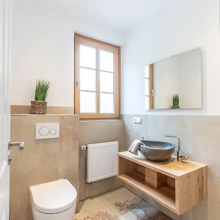 Landhaus Karbach Komplett Oder Einzelne Wohneinheiten Villa Inkl Sauna Bzw Waldhaeuschen Hirten Exterior foto